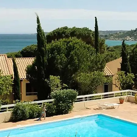 Beautiful With Pool In * סן-מקסים