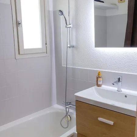 דירה Beautiful With Pool In סן-מקסים