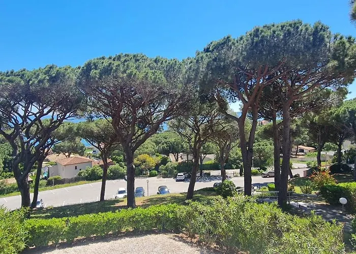 Beautiful With Pool In Apartment *